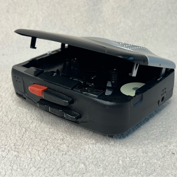 Vintage GPX Personal Cassette Tape Player AM/FM Radio-Black-Model CAS335B-Vtg- - Picture 6 of 9